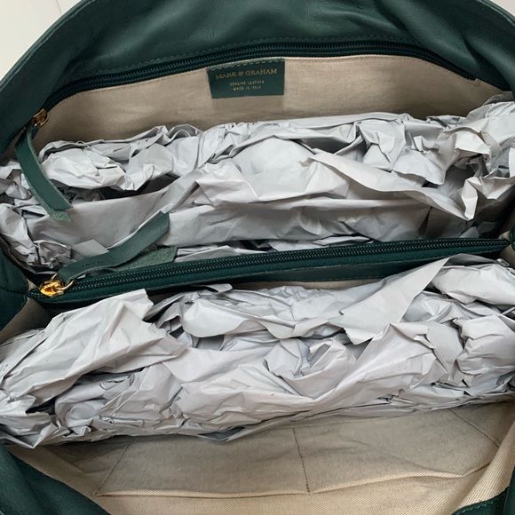 Mark & Graham - The Elisabetta Slouch Handbag - Sauvage Leather, Forest Green - Picture 7 of 8